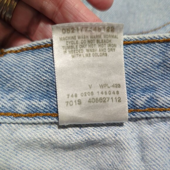 Levis 560 Mens W 36 L 30 Loose Fit Jeans W36‎ L30 Light Wash Distressed Denim - Picture 8 of 15